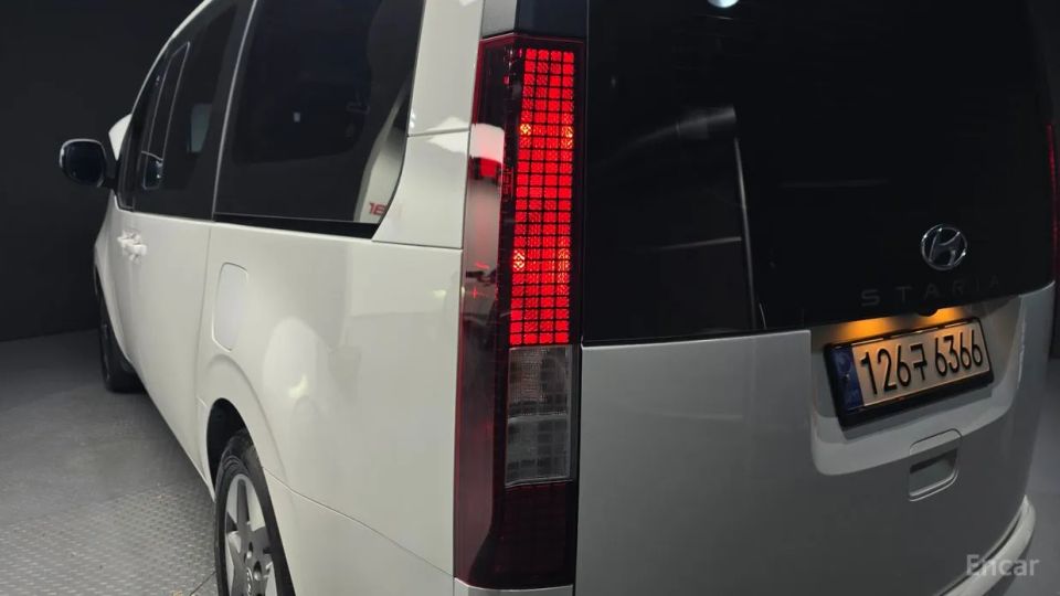 Hyundai Staria