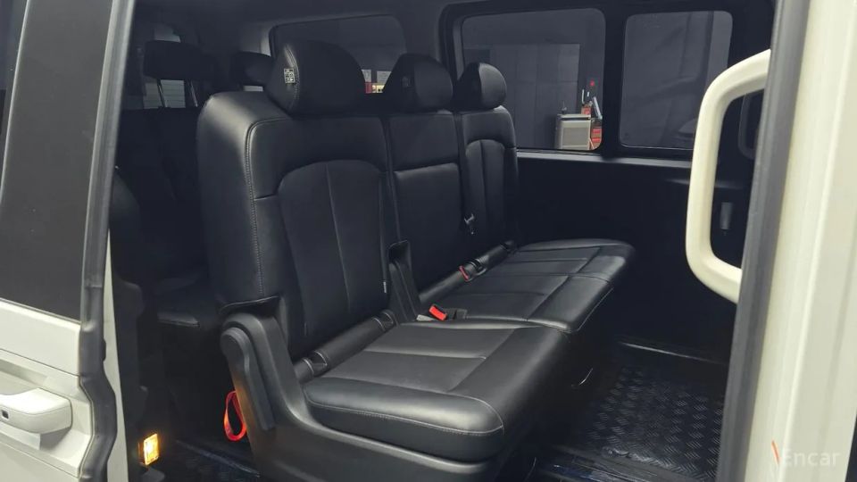 Hyundai Staria