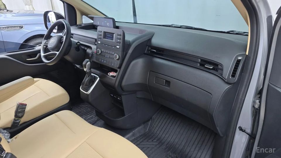 Hyundai Staria