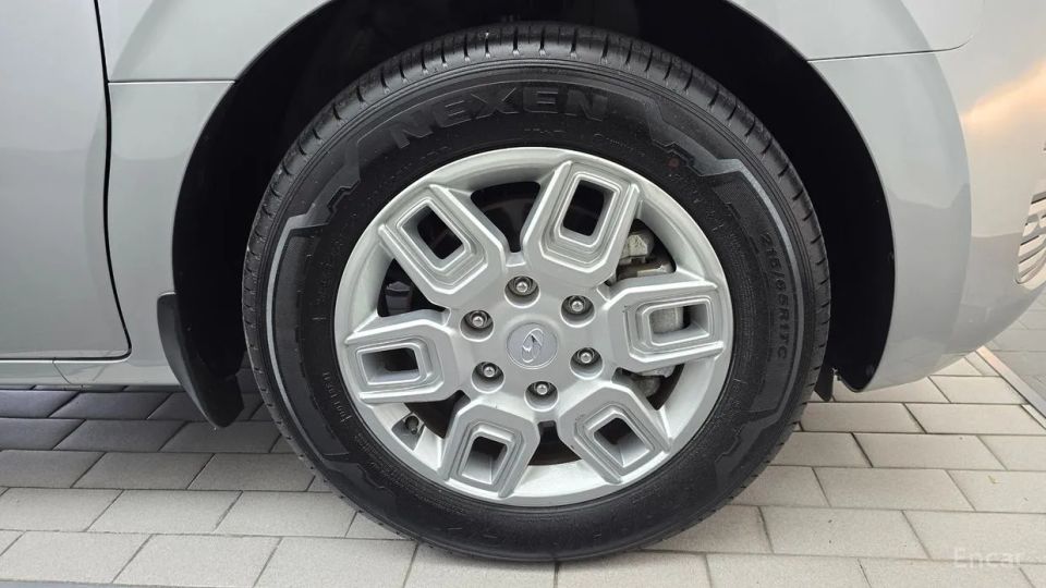 Hyundai Staria