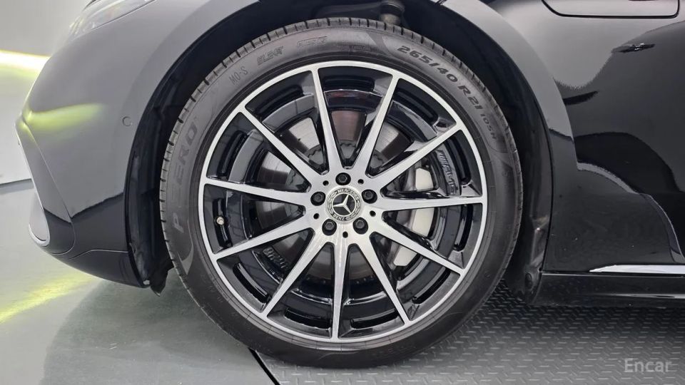 Mercedes-Benz EQS