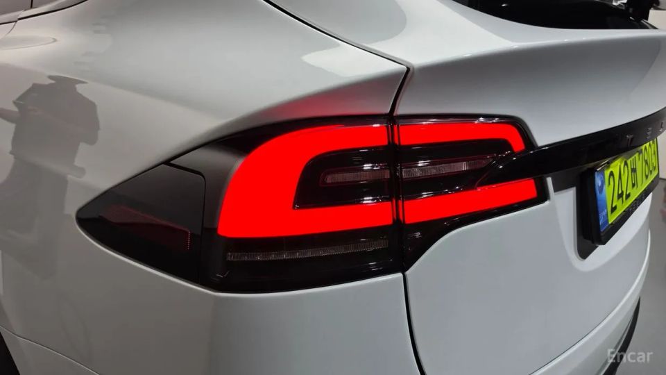 Tesla model-x