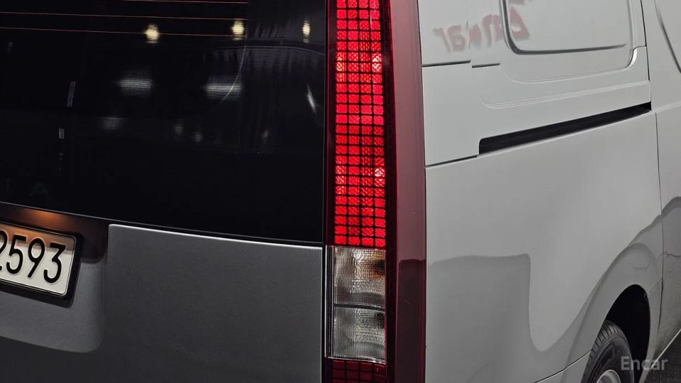 Hyundai Staria
