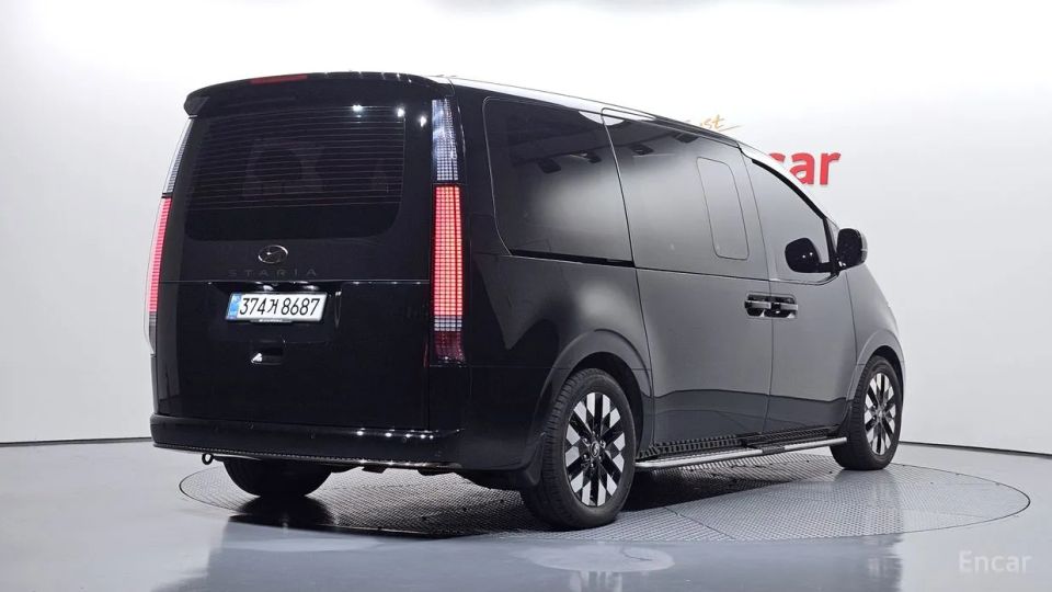 Hyundai Staria