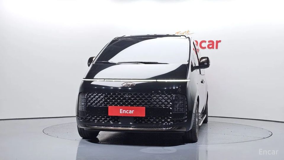 Hyundai Staria