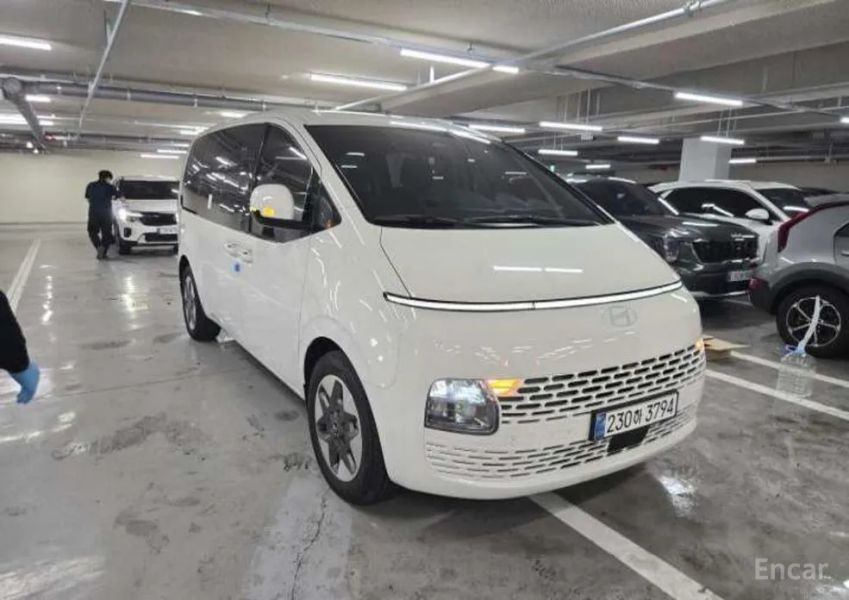 Hyundai Staria