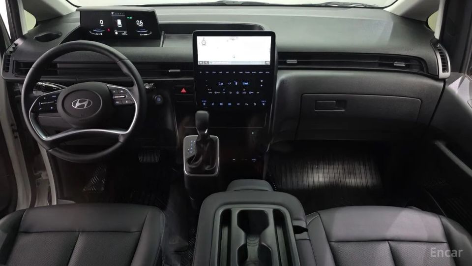 Hyundai Staria