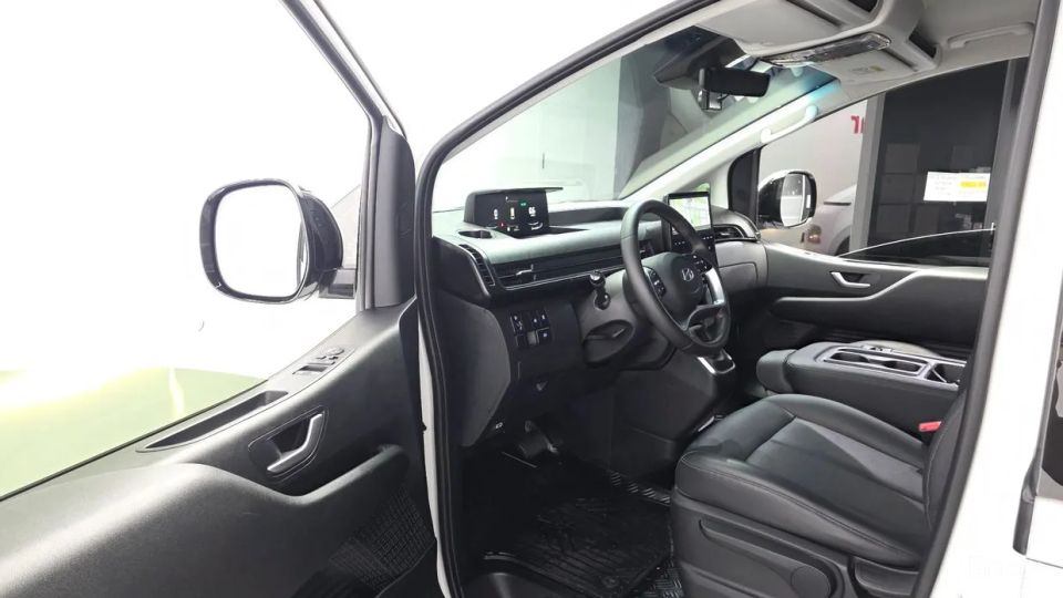 Hyundai Staria