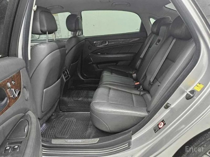 Hyundai Equus