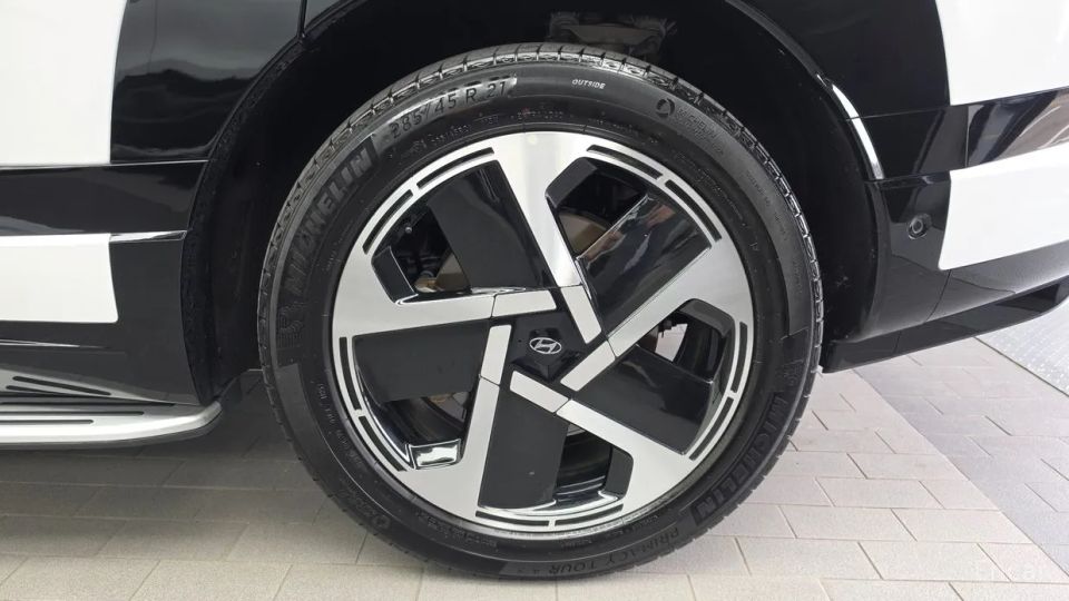 Hyundai Ioniq9