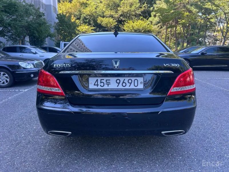 Hyundai Equus