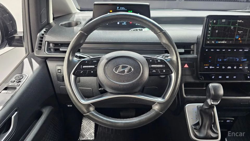 Hyundai Staria