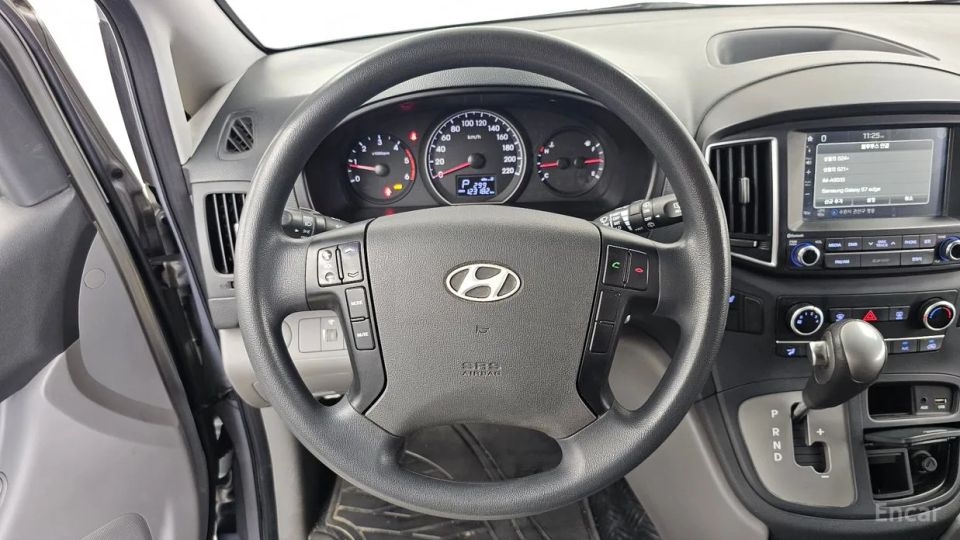 Hyundai Starex