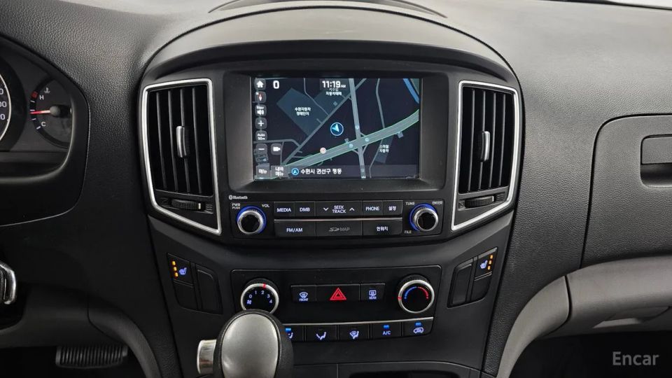 Hyundai Starex