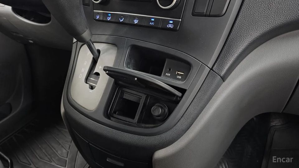 Hyundai Starex