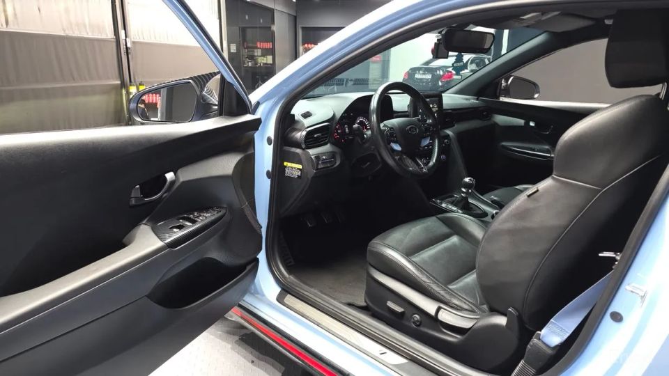 Hyundai Veloster