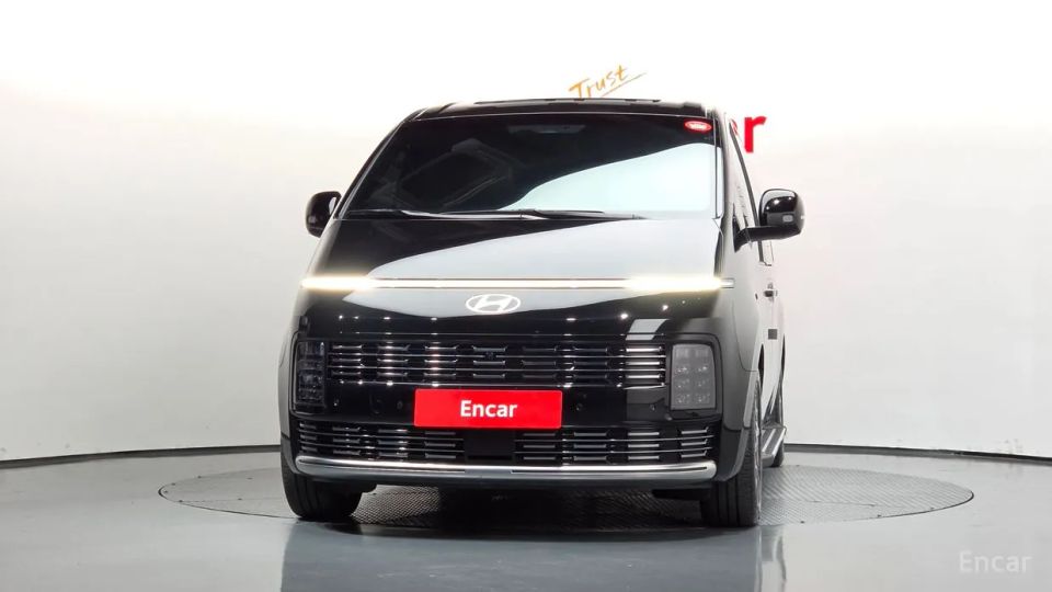Hyundai Staria