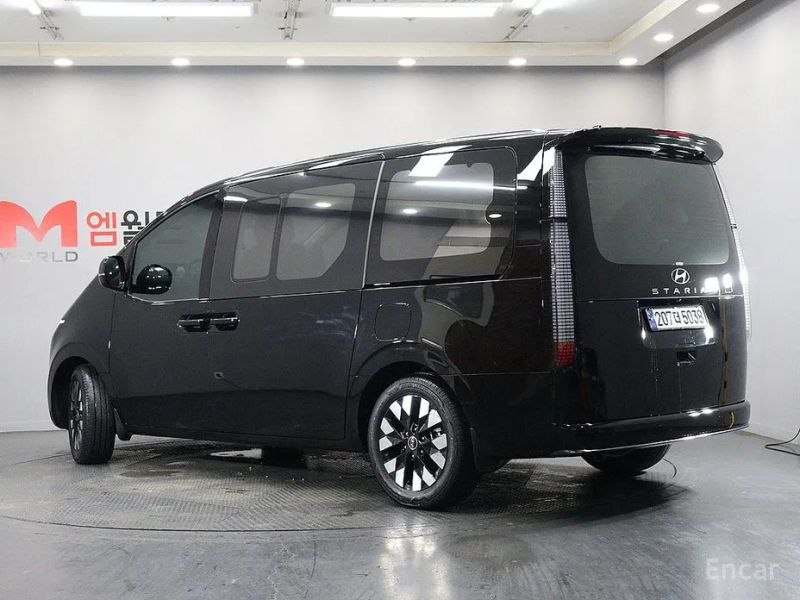 Hyundai Staria