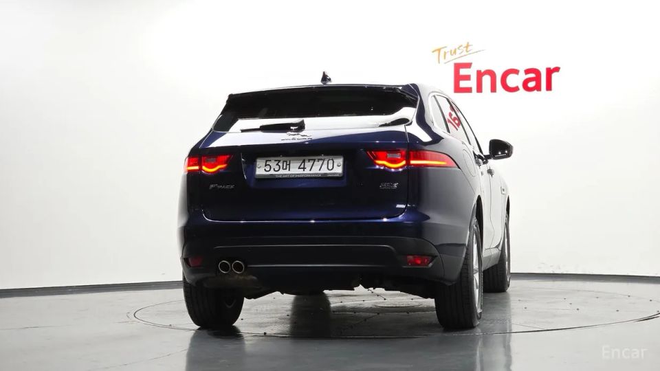 Jaguar F-PACE