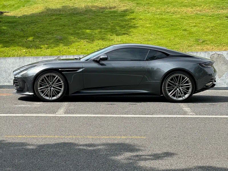 Aston-martin db
