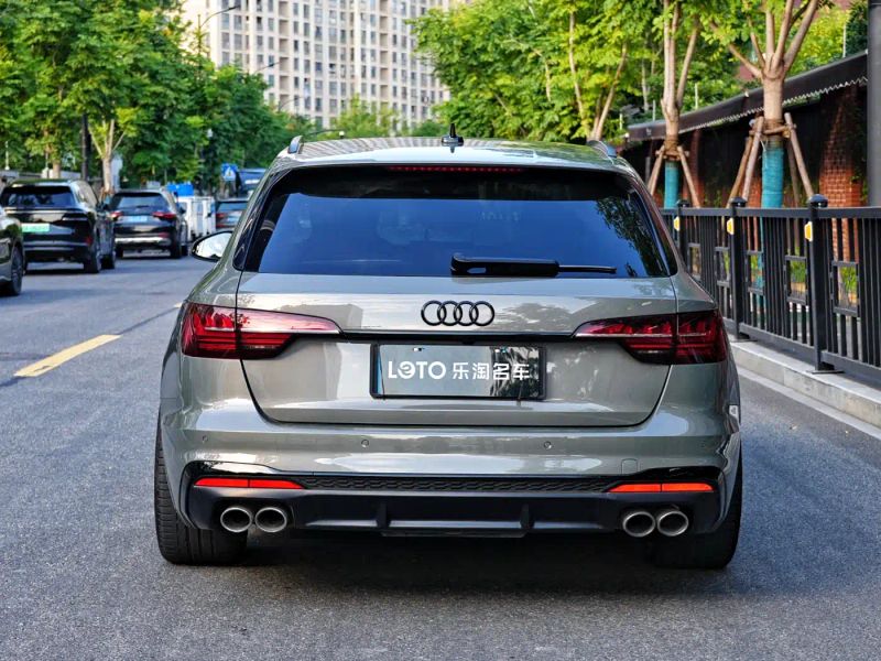 Audi S4