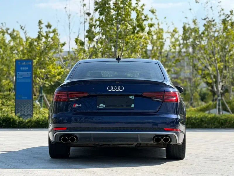 Audi s