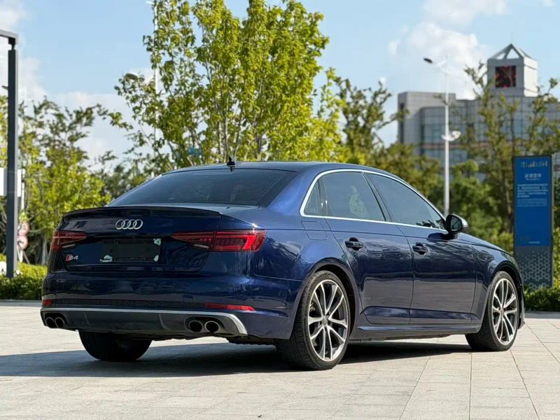 Audi s