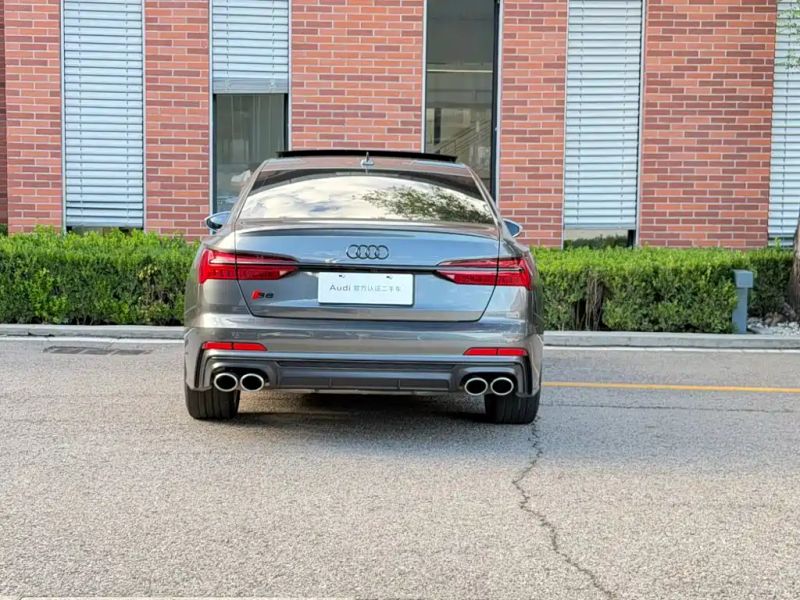 Audi s
