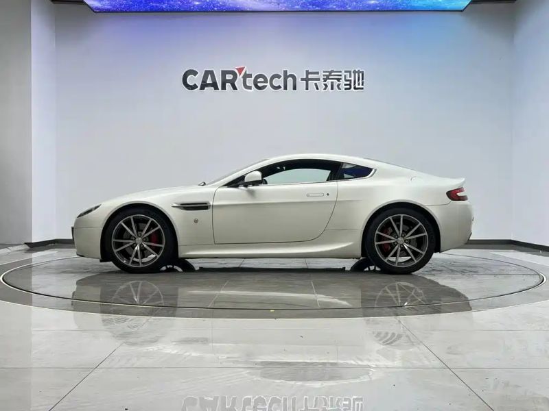Aston-martin vantage