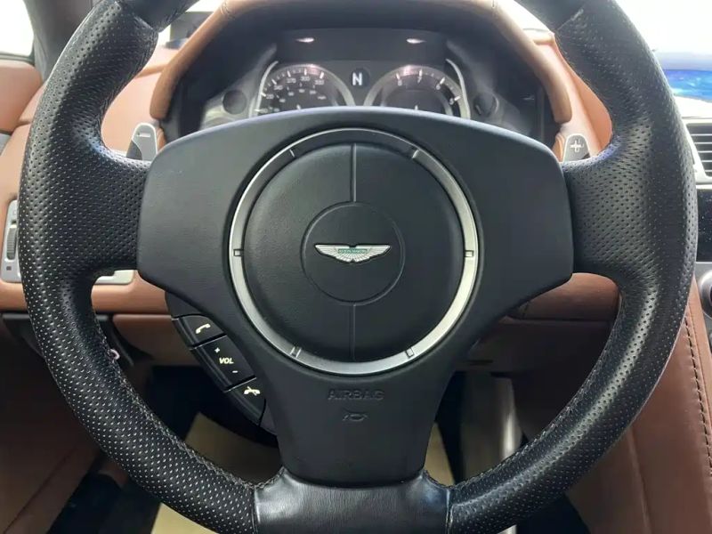 Aston-martin vantage