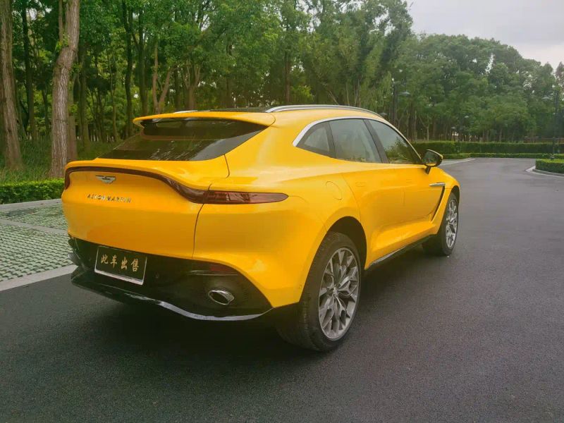 Aston-martin dbx