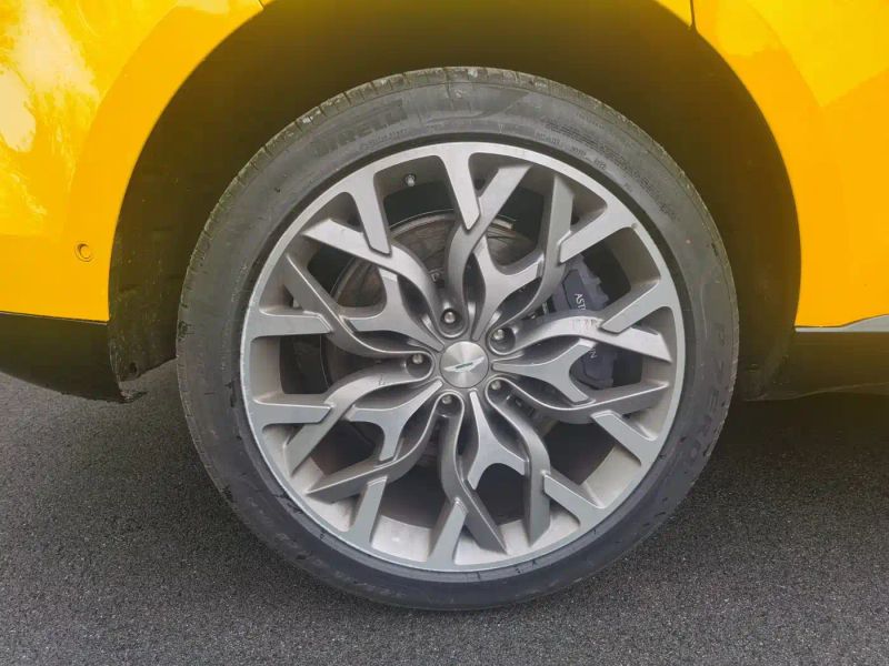 Aston-martin dbx