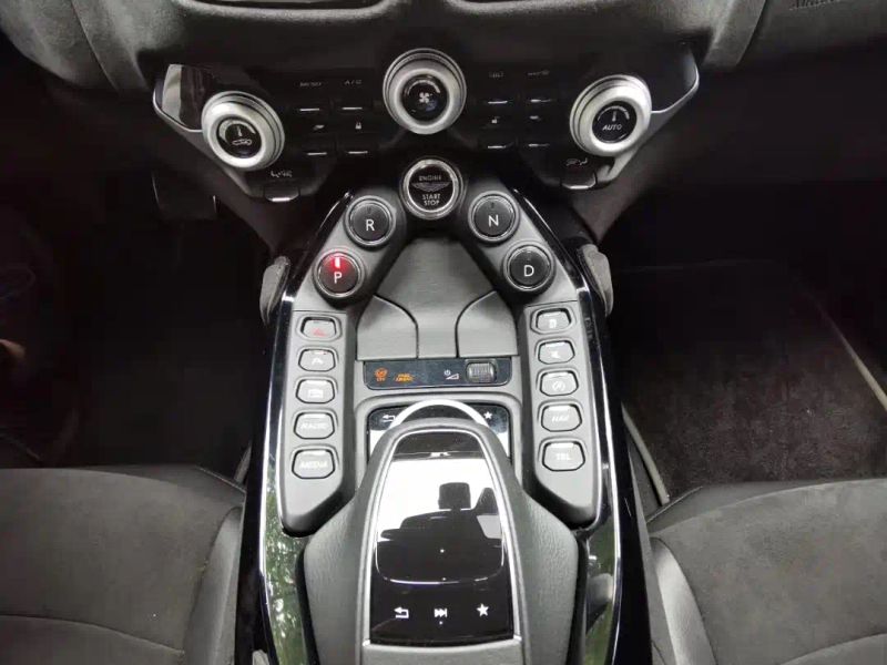 Aston-martin vantage