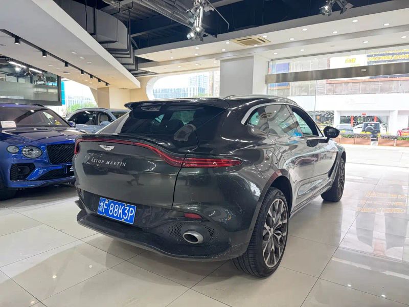 Aston-martin dbx