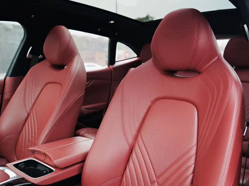 Aston-martin dbx
