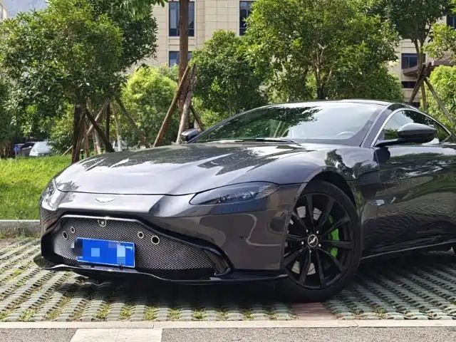 Aston-martin vantage