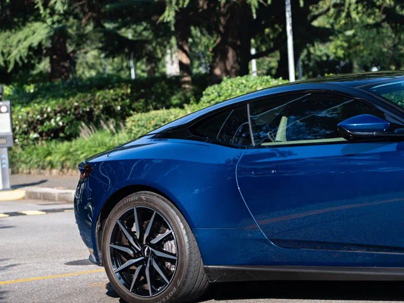 Aston-martin db