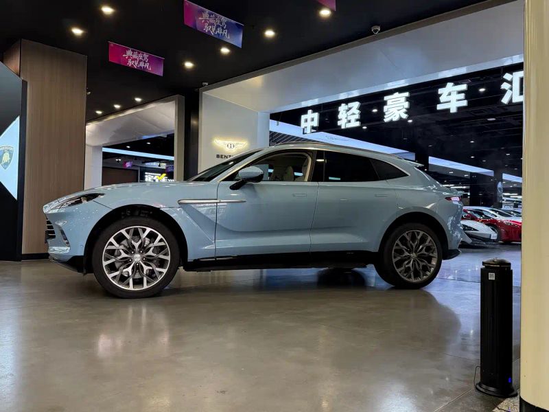 Aston-martin dbx