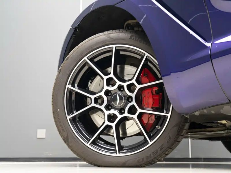 Aston-martin dbx