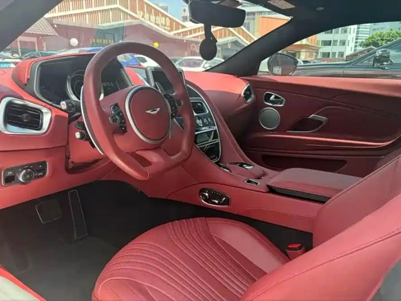 Aston-martin db
