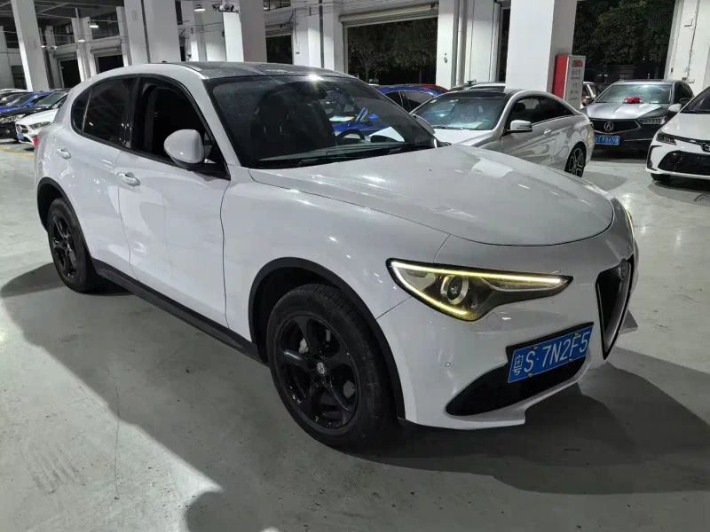 giulia stelvio