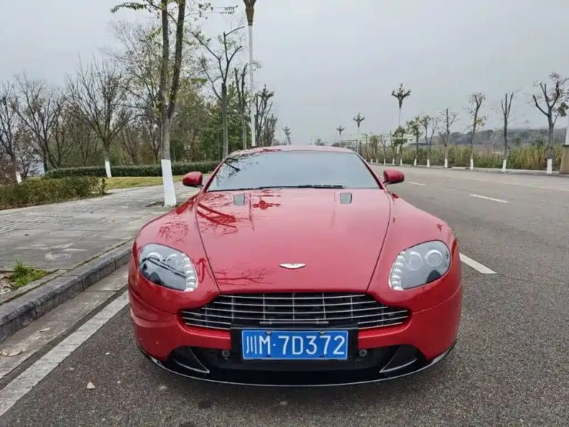 Aston-martin vantage