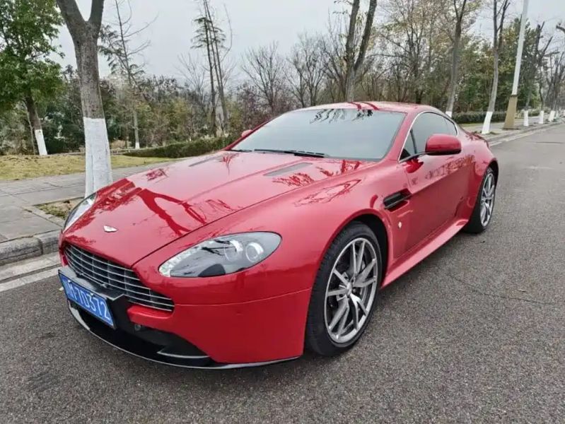 Aston-martin vantage