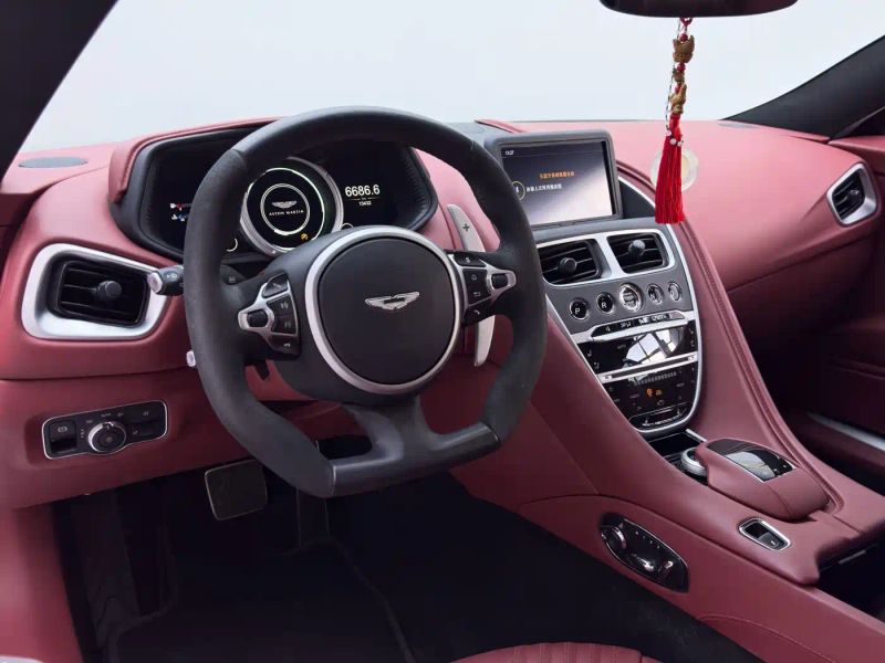Aston-martin db