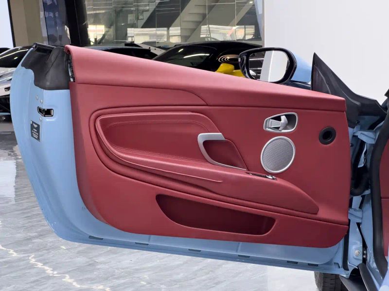 Aston-martin db