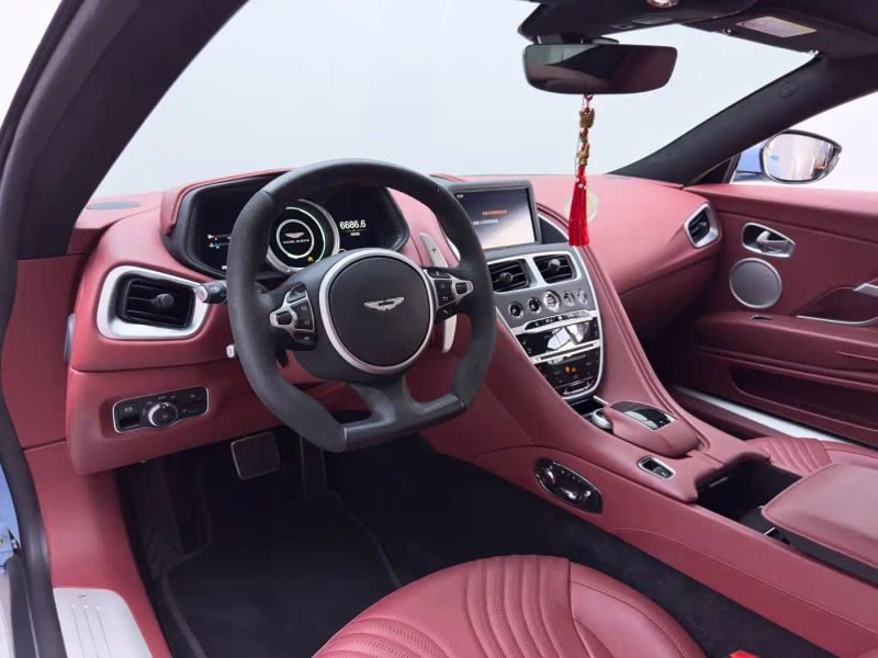Aston-martin db