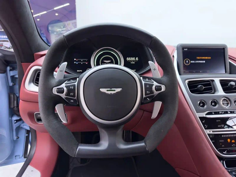 Aston-martin db