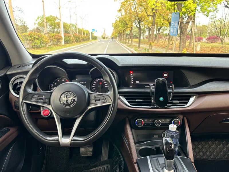 giulia stelvio