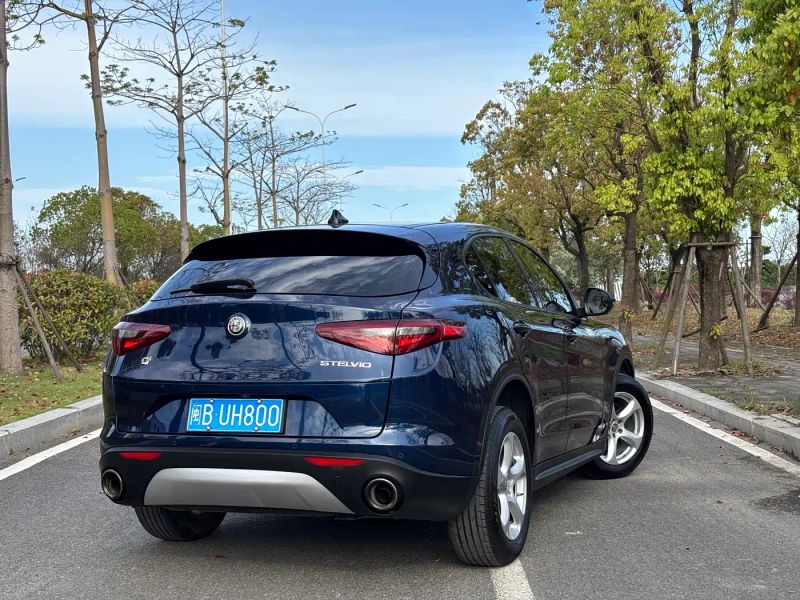 giulia stelvio