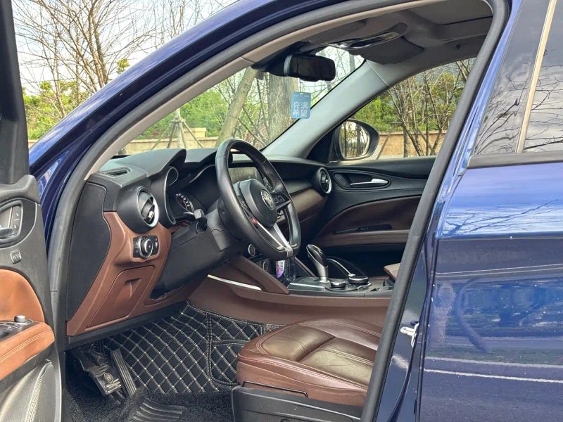 giulia stelvio